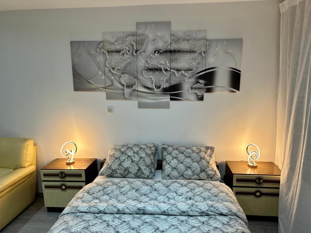 Chambre Et Sdd Privees Dans Une Maison Partagee Avec Des Residents Mons Kültér fotó