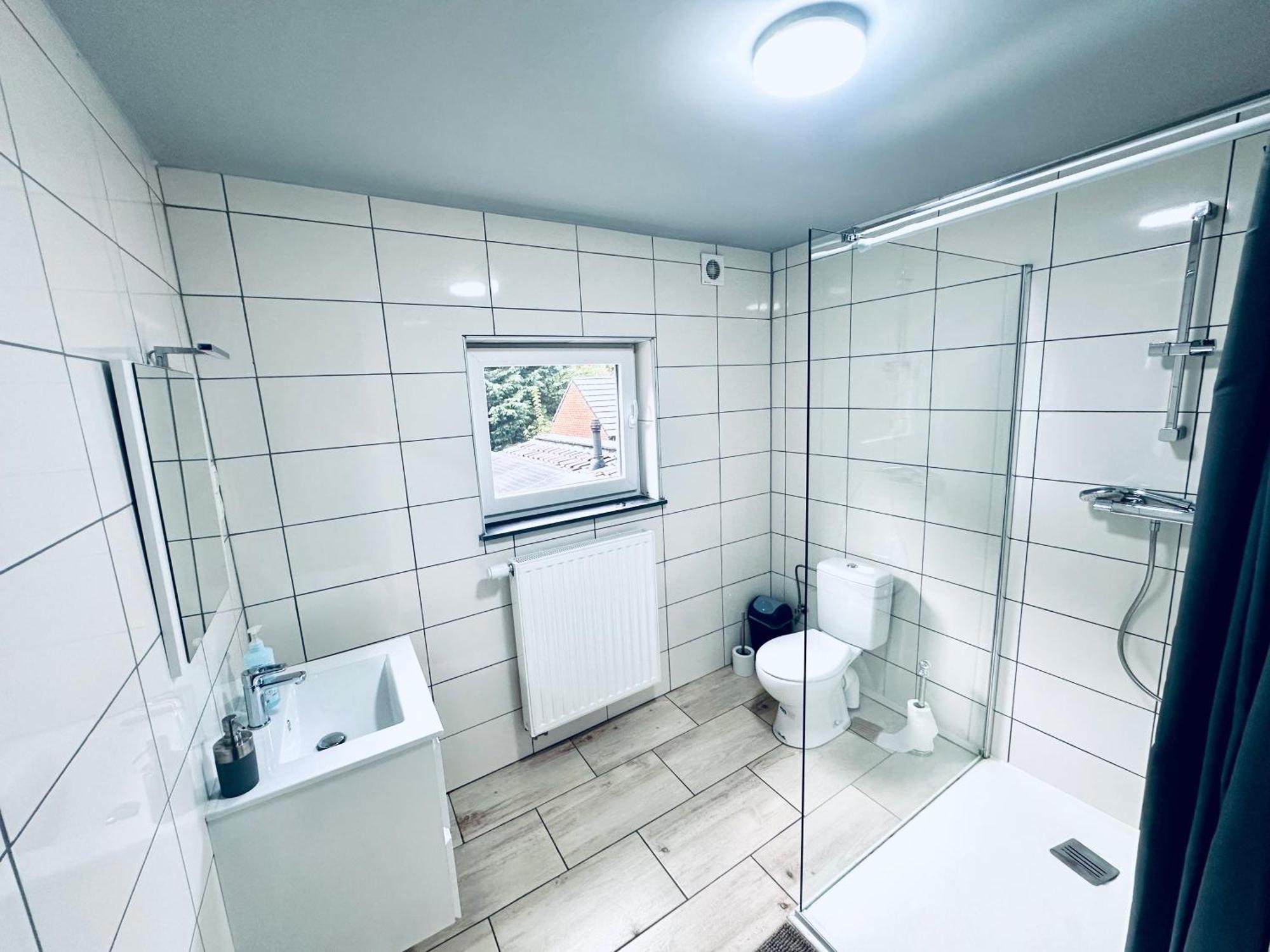 Chambre Et Sdd Privees Dans Une Maison Partagee Avec Des Residents Mons Kültér fotó